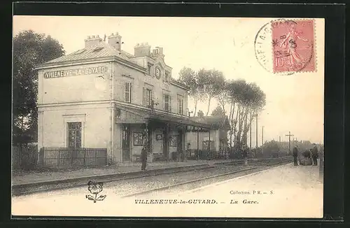 AK Villeneuve-la-Guyard, La Gare, Bahnhof