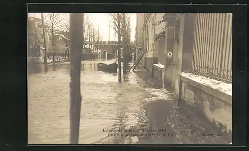 AK Rueil, La crue de la Seine 1910, Avenue du Chemin de Fer, Hochwasser