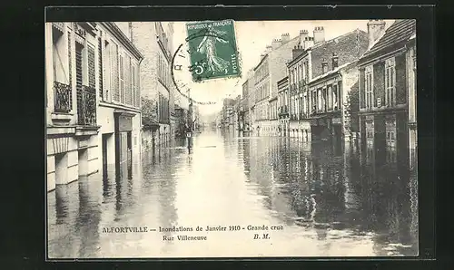 AK Alfortville, Inondations 1910, Grande crue, Rue Villeneuve, Strassenpartie bei Hochwasser