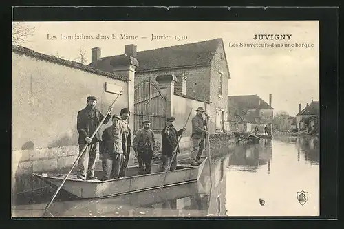 AK Juvigny, Les Inondations dans la Marne, Janvier 1910, Les Sauveteurs dans une barque, Hochwasser