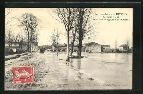 AK Juvigny, Les Inondations en Janvier 1910, Entrée du Village, route de Chalons