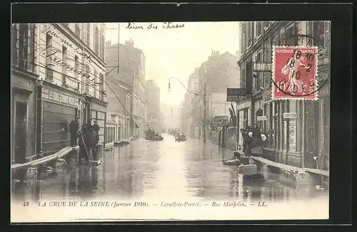 AK Levallois-Perret, La Crue de la Seine 1910, Rue Marjolin, Hochwasser