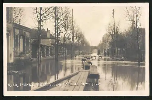 AK Rueil, Inondations de 1910, Au bout de l`Avenue du Chemin de Fer, Hochwasser