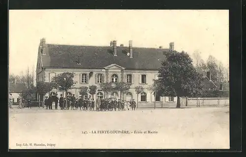 AK La Ferté-Loupière, École et Mairie