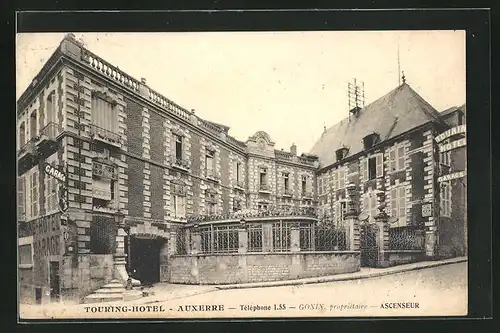 AK Auxerre, Touring-Hotel