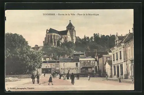AK Tonnerre, Entrée de la Ville, Place de la République