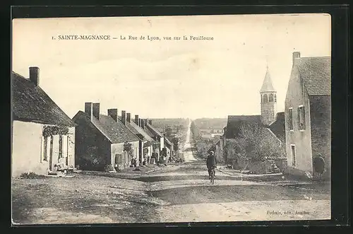 AK Sainte-Magnance, La Rue de Lyon, vue sur la Feuillouse