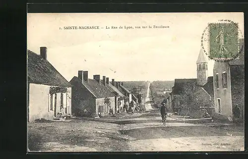 AK Sainte-Magnance, La Rue de Lyon, vue sur la Feuillouse