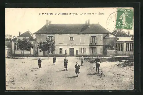 AK Saint-Martin-sur-Oreuse, la Mairie et les Écoles