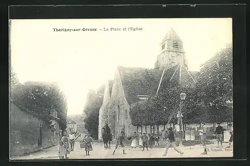 AK Thorigny-sur-Oreuse, La Place et l`Eglise