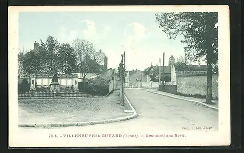 AK Villeneuve-la-Guyard, Monument aux Morts