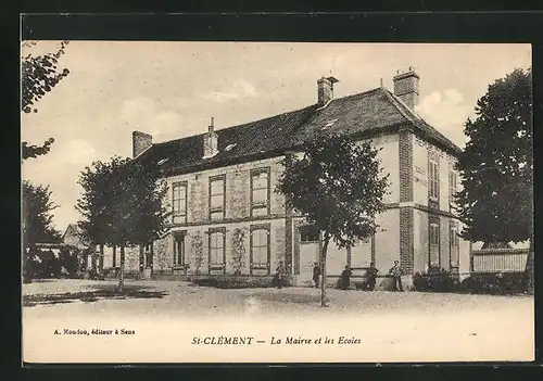 AK Saint-Clément, la Mairie et les Ecoles