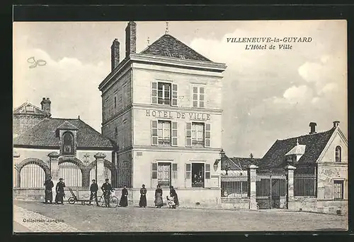 AK Villeneuve-la-Guyard, l'Hotel de Ville
