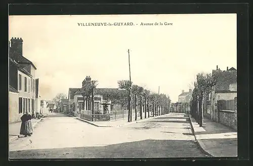 AK Villeneuve-la-Guyard, Avenue de la Gare