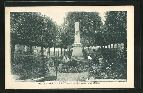 AK Sergines, Monument aux Morts