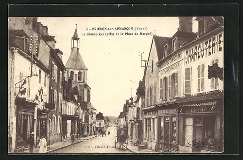 AK Brienon-sur-Armancon, la Grande-Rue, prise de la Place du Marché