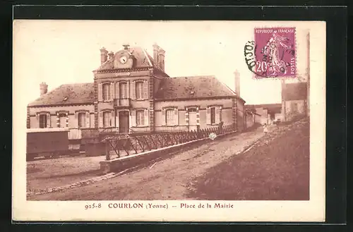 AK Courlon, Place de la Mairie