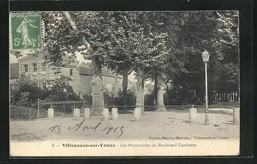 AK Villeneuve-sur-Yonne, les Promenades du Boulevard Gambetta