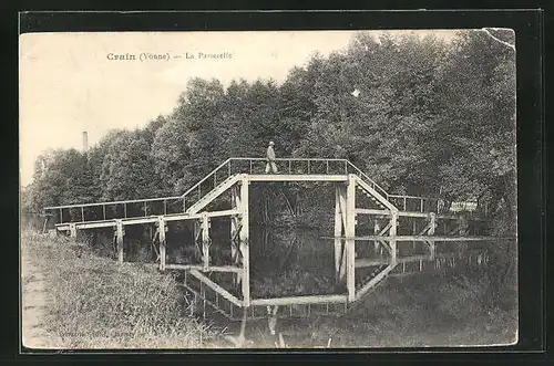 AK Crain, La Passerelle