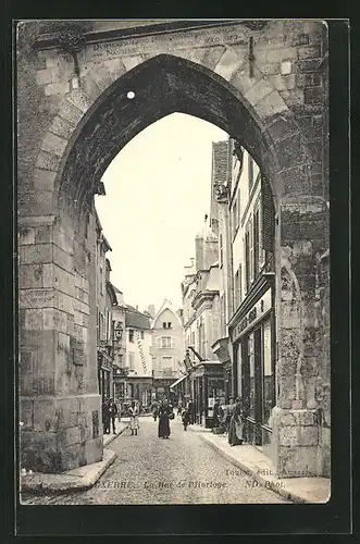 AK Auxerre, La Rue de l`Horloge, Strassenpartie