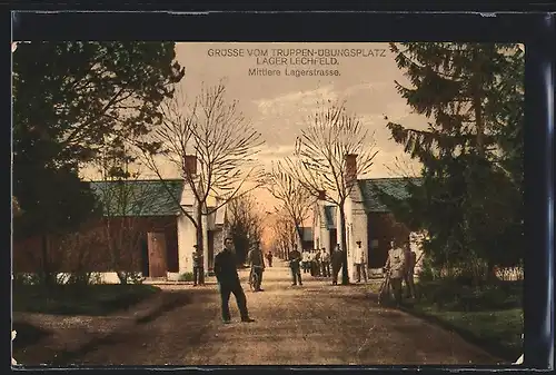 AK Lager Lechfeld, Mittlere Lagerstrasse mit Soldaten