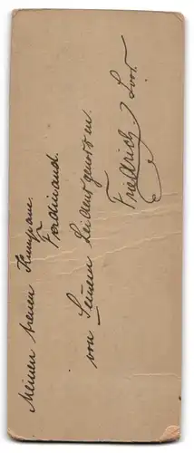 Fotografie Karl Meyer, Schönberg i. Holst., junger Mann Friedrich Loor im Nadelstreifenanzug