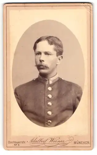 Fotografie Adalbert Werner, München, Dachauerstr. 6, Uffz. in Uniform mit Mustasch