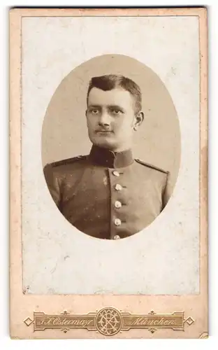 Fotografie F. X. Ostermayr, München, junger Soldat in Uniform