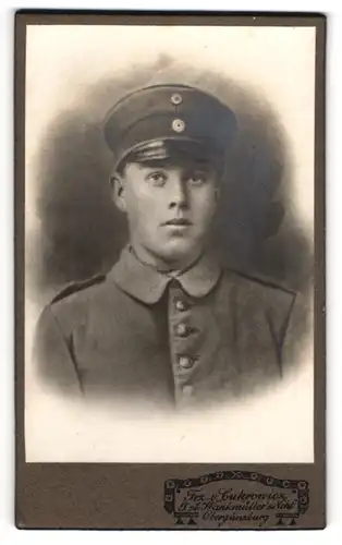 Fotografie Frz. v. Gukrowicz, Obergünzburg, junger Soldat in Feldgrau Uniform