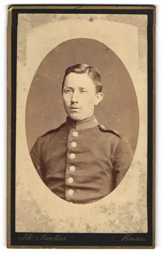 Fotografie Ph. Sautier, Mainz, junger Soldat in Uniform