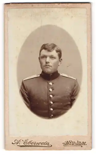 Fotografie A. Eberwein, Neu-Ulm, Soldat in Uniform
