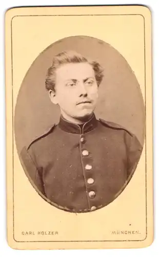 Fotografie Carl Holzer, München, Soldat in Uniform Rgt. 3