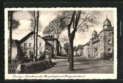 AK Pressig / Frankenwalde, Hauptstrasse mit Kriegerdenkmal