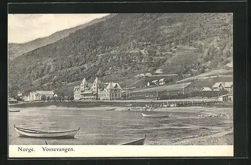 AK Vossevangen, Totalansicht mit Fjord und Hotel