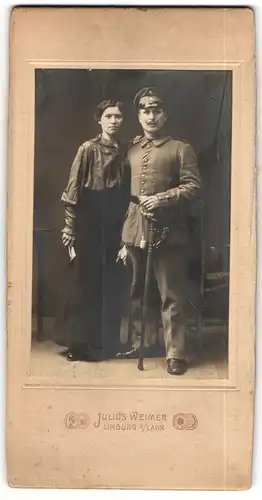 Fotografie Julius Weimer, Limburg a. Lahn, Portrait Sergeant und Gattin