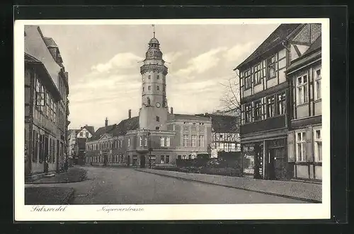 AK Salzwedel, Neuperverstrasse mit Gasthaus und Geschäft