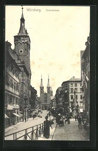 AK Würzburg, Domstrasse mit Geschäften und Brunnen