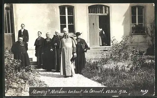 AK Meaux, Monseigneur Marbeau sortant du Carmel 1910