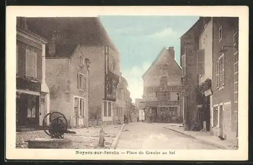 AK Noyers-sur-Serein, Place du Grenier au Sel