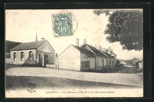 AK Vernoy, La Maison d`école et la Rue principale