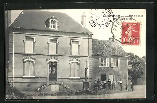 AK Menades, Un coin du pays, Place de l`Eglise