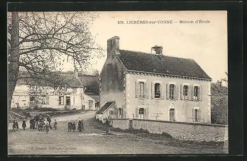 AK Lichères-sur-Yonne, Maison d`École