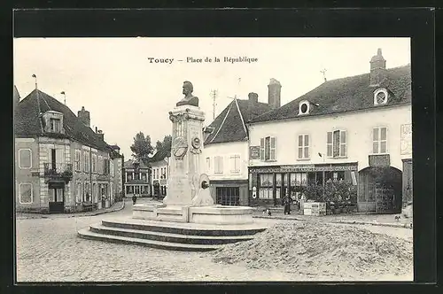 AK Toucy, Place de la République, Café de la Place