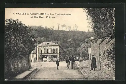 AK Lozère, La Rue Henri Poincaré, Café de la Gare
