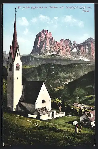 AK St. Jakob in Gröden, Kirche mit Blick zum Langkofel