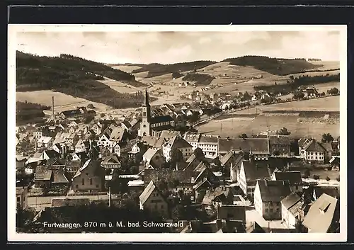 AK Furtwangen /Schwarzw., Ortsansicht mit Blick ins Land aus der Vogelschau