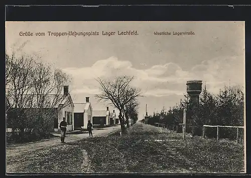 AK Lager-Lechfeld, Truppen-Übungsplatz, Westliche Lagerstrasse mit Soldaten
