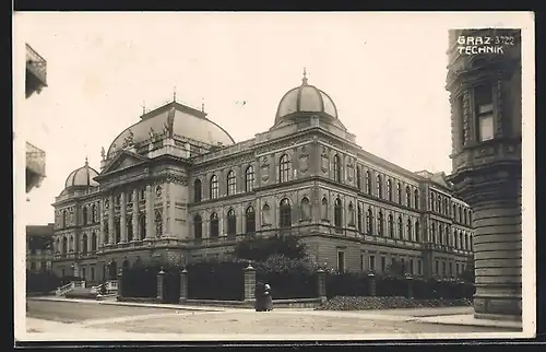 AK Graz, Technik, Strassenpartie mit grossem Gebäude
