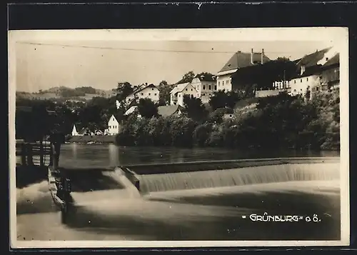 AK Grünburg, Ortsansicht am Wasser