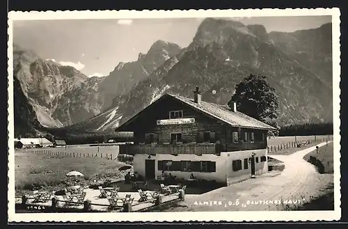 AK Grünau im Almtal, Almsee, Gasthof Deutsches Haus mit Terrasse und Strasse